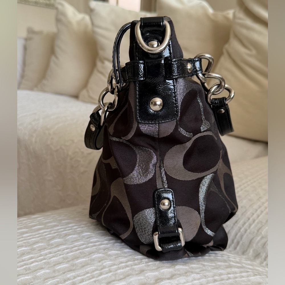 Black coach purse - Picture 3 of 6
